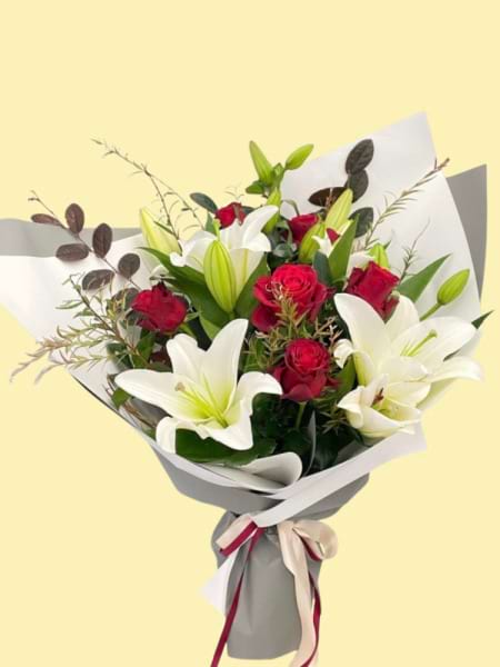 RED ROSES & WHITE LILIES