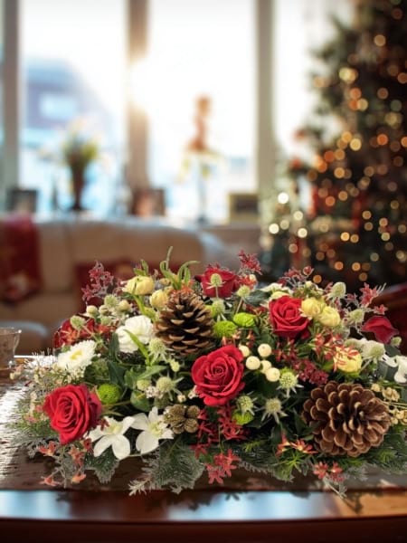 GOLDEN CHRISTMAS CENTREPIECE